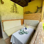Počitniška hiša Vacation House Enya *
